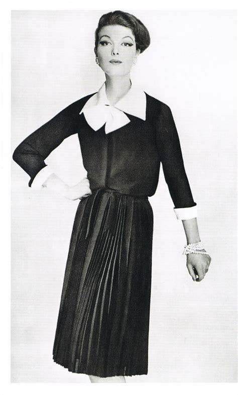 coco chanel moda 1950|coco chanel fashion history.